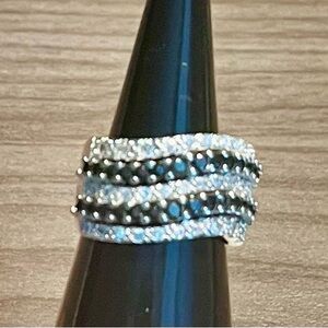 Elegant Silver and Black Women's Ring